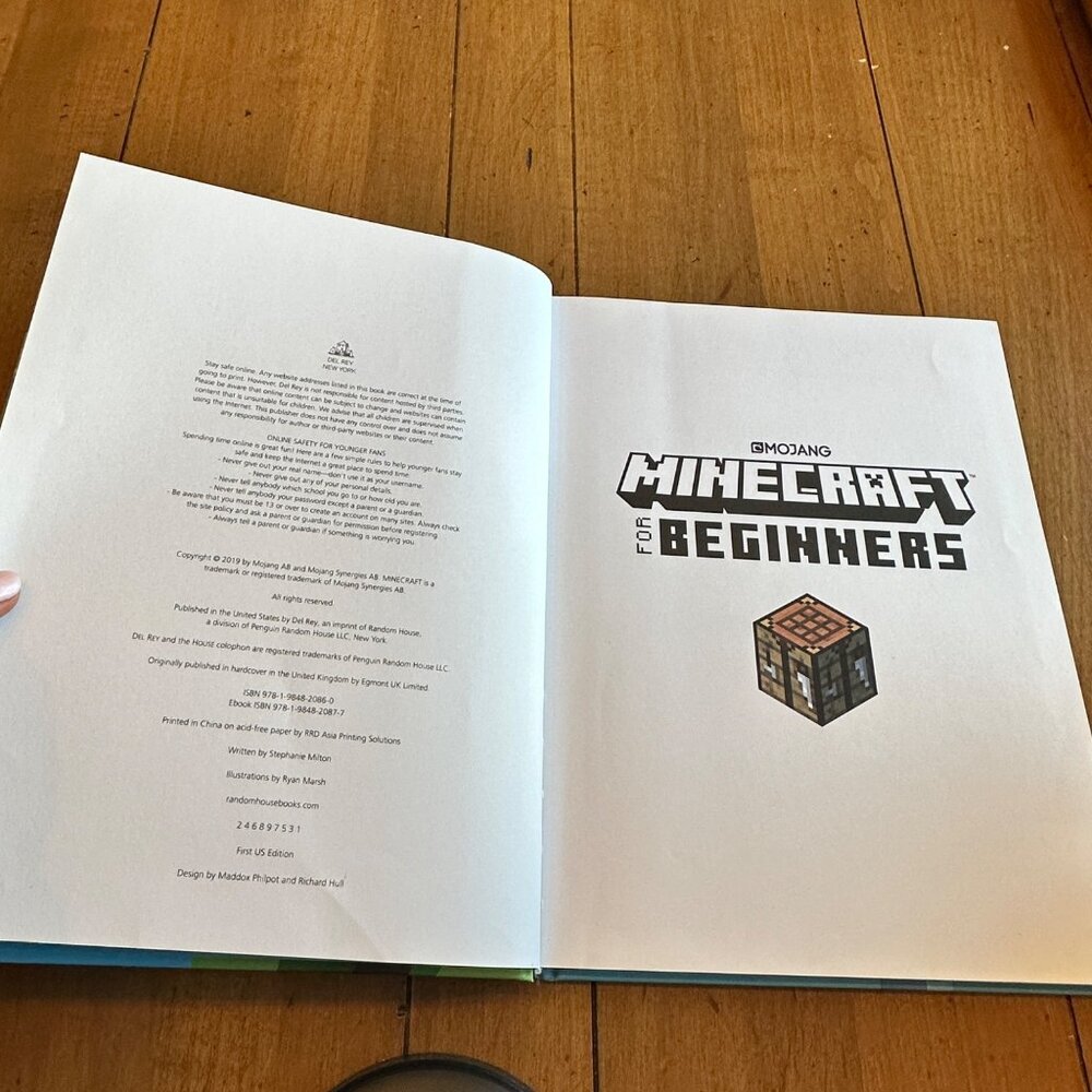 Minecraft For Beginners Hardcover Guide Book Published by Mojang in 2019 - Picture 9 of 16